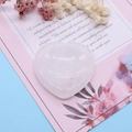 Piedra de masaje de cuarzo rosa en forma de corazón y plato decorativo - Cristal de roca