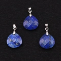 Pendenti a goccia in lapislazzuli blu intenso con ganci in argento su sfondo nero - Lapislazzuli