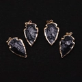 Colgantes de flecha en piedra natural negra con bordes dorados para hacer joyería - 20-38mm / Obsidiana