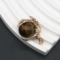 Colgante de garra de dragón dorada con cuenta redonda de ojo de tigre para joyería DIY - 25x31mm, 15g / Ojo de tigre