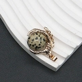 Colgante de jaspe dálmata con garra de dragón dorada para accesorios de joyería - 25x31mm, 15g / Jaspe dálmata