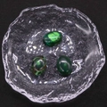 Tres cabujones ovales de piedra imperial verde oscuro con textura natural en plato - Verde oscuro (N.º 15) / 13x18mm