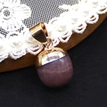 Dunkelvioletter Amethyst-Anhänger in Tropfenform mit goldener Metallkappe und Struktur - Dunkelvioletter Stein (Nr. 21)