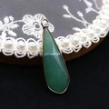 Elegante druppelvormige groene natuursteen hanger met gepolijste metalen rand voor DIY-sieraden - 12x36mm / Groene Aventurijn