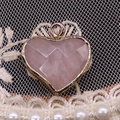 Prachtige gefacetteerde roze natuursteen hart hanger met goudrand voor DIY sieraden maken - 17mm 2g/stuk / Rozenkwarts
