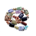 Collier de perles en pierre naturelle multicolore 13x18mm avec cordon rose - Pierres Mixtes