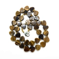 Collana in occhio di tigre con perle a forma di cuore e chiusura a moschettone in argento - Occhio di tigre