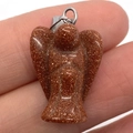 Ciondolo angelo in pietra di sabbia dorata con finitura scintillante e gancio argento - Forma di angelo / Pietra di Sabbia d'Oro