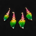 Set van vier kleurrijke schelpenhangers met gouden randen voor het maken van DIY-sieraden - Regenboogverloop