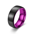 Ring aus gebürstetem schwarzem Edelstahl mit leuchtend lila polierter Innenseite - US 6 / Schwarz Außen Lila Innen