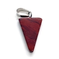 Colgante de jaspe rojo triangular con cierre de plata pulida sobre fondo blanco - Colgante Triángulo Jaspe Rojo / Piedra Arcoíris