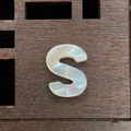 Natural white mother of pearl alphabet bead with S shape for DIY jewelry making - S / 12mm