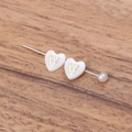 Perle en nacre en forme de cœur avec lettre W dorée pour création de bijoux DIY - Lettre W