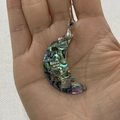 Pendentif croissant de lune en nacre naturelle avec fermoir en métal argenté - Style Lune