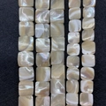 Cuentas cuadradas de nácar natural con brillo blanco irisado para creación de joyas DIY - Cuadrado