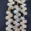 Cuentas planas de nácar natural en forma de gota con acabado blanco iridiscente - Forma de gota de agua