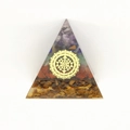 Πυραμίδα οργόνης με σύμβολο Sri Yantra και στρώσεις φυσικών λίθων για θεραπεία - 49x55mm / Orgone Πολύχρωμο (No. 1)
