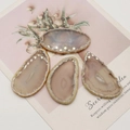 Ciondolo in agata naturale irregolare in marrone caldo tè al latte con finitura lucida - N. 5 (Beige)