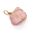 Anhänger aus rosa Rosenquarz-Naturstein mit goldener Drahtwicklung für DIY-Schmuck - Rosenquarz Farbe (Nr. 5)