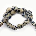 Cuentas de jaspe dálmata ovaladas con acabado mate y manchas negras para creación de joyas - 6x8mm (22 Piezas/Tira) / Jaspe dálmata