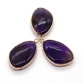 Drie paarse amethist hangers met goud vergulde rand voor DIY sieraden maken - Amethist