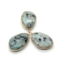 Onregelmatige turquoise stenen hanger met gouden randen voor DIY kettingen en sieraden - Azuriet
