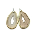 Pendentifs en agate naturelle aux bords irréguliers avec fermoirs en métal argenté violet - Milky blanc