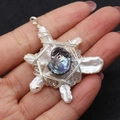 Pendentif artisanal en perles d'eau douce enroulé de fil d'argent avec perle baroque - Style Étoile Pendentif Perle Baroque Noire (1号) (Pendentif uniquement)