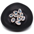 Cuentas de concha de cauri blanca natural con diseño de ojo turco en bandeja negra - N.º 3 (20 Piezas/paquete) / 9x19mm 1.5g/Pieza