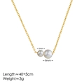 Minimalistische Goldhalskette mit doppelten weißen Kunstperlen an einer feinen Kette - Halskette mit zwei künstlichen Perlen / 18K-Gold / Gold
