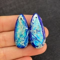Coppia di pendenti in pietra imperatore a forma di goccia blu con trame dettagliate - Intreccio Blu Reale e Blu Cielo (N. 10) / 15x23mm