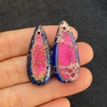 Ciondoli in pietra naturale a forma di goccia nei vivaci colori rosa e blu acceso - Venature Rosa e Blu Reale (N. 13) / 15x23mm