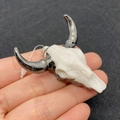 Ciondolo a forma di teschio di toro bianco e nero per creazione gioielli fai da te - Stile Osso Bianco e Corno Nero (No.10)