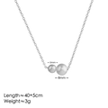 Detailansicht der silbernen Kette mit runden Perlen in den Größen 5mm und 8mm - Halskette mit zwei künstlichen Perlen / 18K-Gold / Stahlfarben