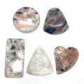 Naturstein-Anhänger-Set mit Herz- und Rundformen für DIY-Schmuck aus Achat-Edelsteinen - 037 Roter Hämatoid-Quarz
