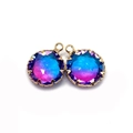 Detail von runden facettierten Kristallanhängern mit blau-violettem Farbverlauf und Goldrahmen - Größe 4 / 13 Mm (50 Stück/packung)