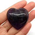 Pierre d'améthyste violette naturelle polie en forme de cœur pour bijoux DIY - 40mm Épaisseur 10mm, 22g / Violet foncé