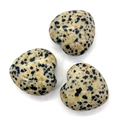 Perline in diaspro dalmata lucidato a forma di cuore per creazione gioielli - 30x30mm / Pietra Dalmata