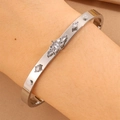Hip-hop silver stainless steel clover bracelet with sparkling diamonds for women - Rhombus Flower (White Zircon)