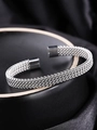 Bracciale rigido aperto in filo d'acciaio intrecciato argento con tappi in metallo - Sottile / Argento