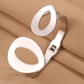 Bracciale minimalista geometrico in acciaio argento con design a intaglio ovale - Stile Geometrico Svuotato Argento