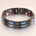 Détail d'un bracelet magnétique pour homme en acier avec fibre de carbone et fermoir solide - Bracelet Magnétique Large Noir
