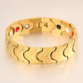 Détail du bracelet magnétique en acier inoxydable plaqué or 18k avec inserts colorés - Bracelet Magnétique Large Or (Style 4)