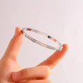 Brazalete de acero inoxidable plateado con incrustaciones de circonitas rectangulares - Brazalete Plateado Strass Blanco