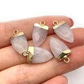 Cinco colgantes de cono de cuarzo lila claro natural con tapas de metal dorado en mano - Estilo Punta de Flecha / 10x19mm / Cuarzo rosa