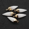Vijf kogelvormige wit doorschijnende edelsteen hangers met gouden metalen kapjes - Witte Jade