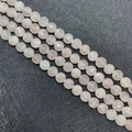 Tiras de cuentas redondas de cuarzo rosa natural con texturas de hielo y acabado pulido - 8x8x5mm (Aprox. 25 Piezas) / Cuarzo rosa