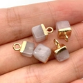 Cinco colgantes de piedra emperador en forma de cubo color lila claro con cierres dorados - US 12