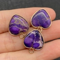 Pendente in pietra imperatore viola a forma di cuore con bordo in metallo dorato - 16x19mm / US 4