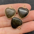 Pendentif coeur en pierre naturelle avec bord doré et texture minérale grise - 16x19mm / US 15